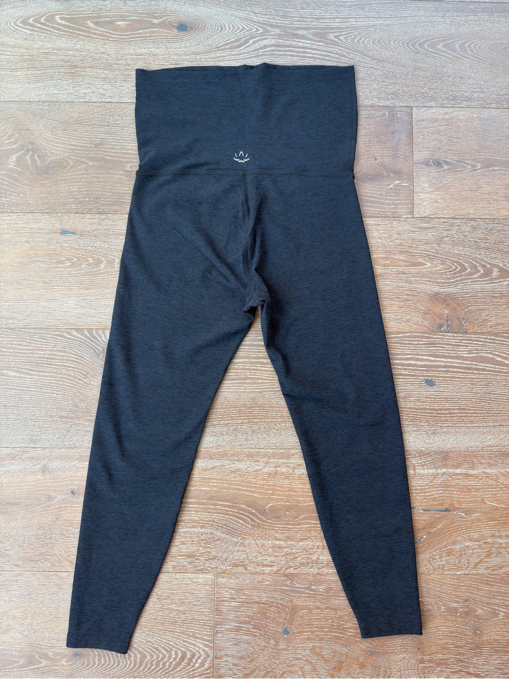 BEYOND YOGA x BEYOND THE BUMP Spacedye 'Love the Bump' Maternity Midi Leggings - Picture 6 of 8